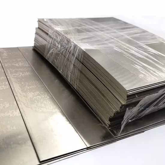 L'usine fournit directement la plaque de feuille de nickel sur la plaque de galvanoplastie d'anode de nickel de vente